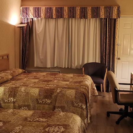 Hotel Motel Penn-Mass Труа-Рів'єр Екстер'єр фото