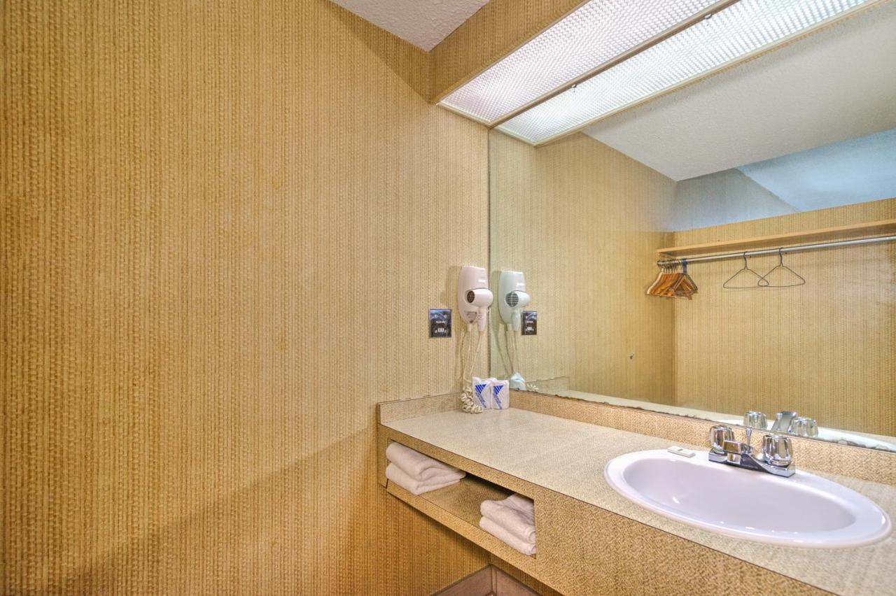 Hotel Motel Penn-Mass Труа-Рів'єр Екстер'єр фото